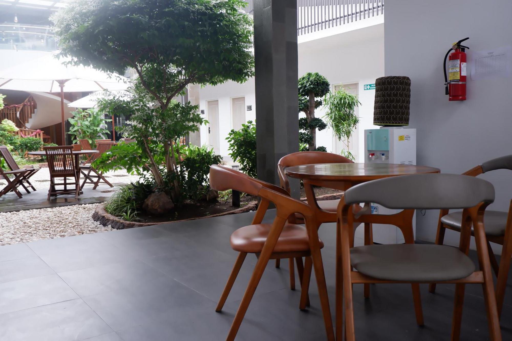 Grand Samota Hotel Sumbawa Экстерьер фото