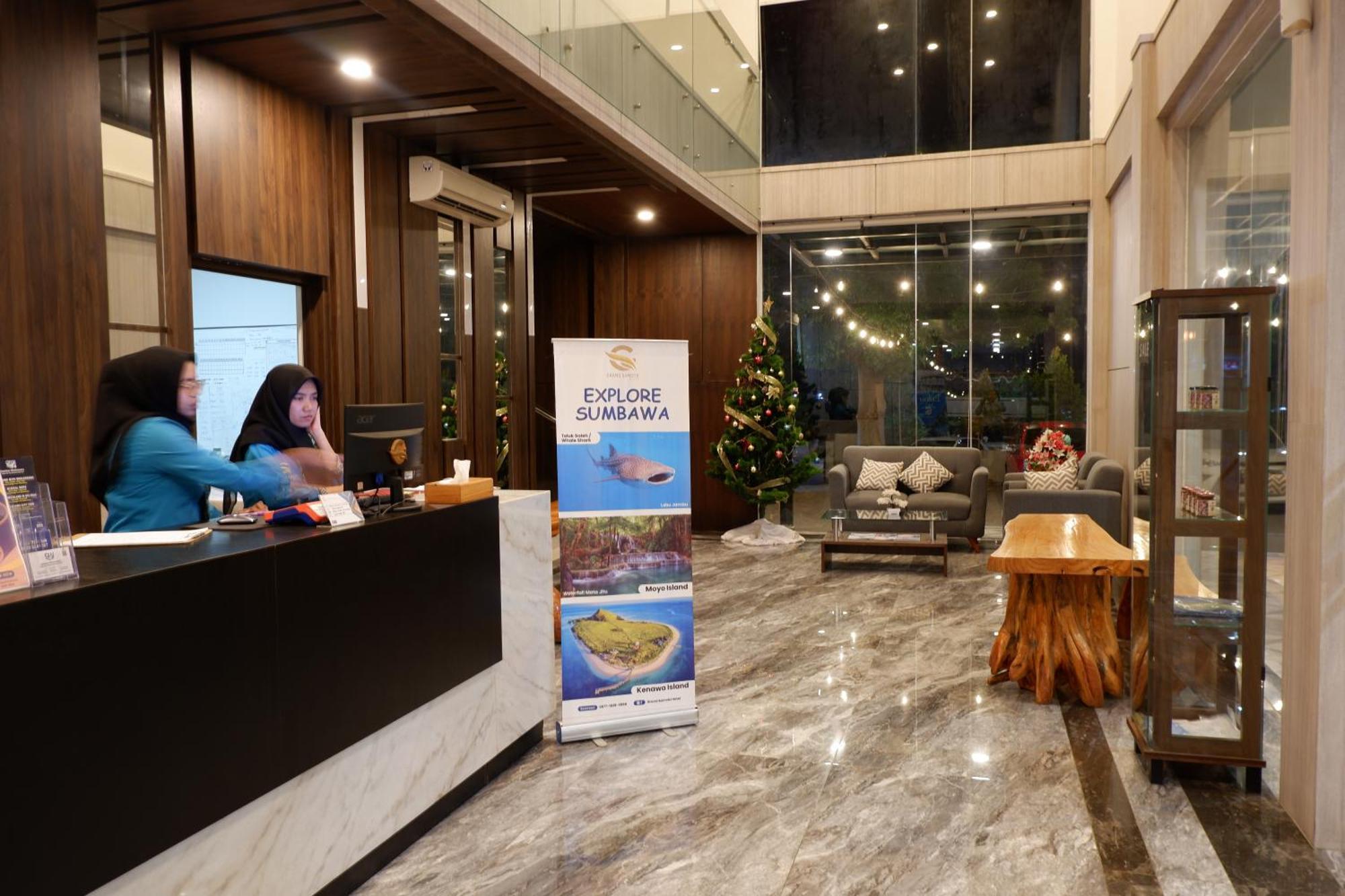Grand Samota Hotel Sumbawa Экстерьер фото