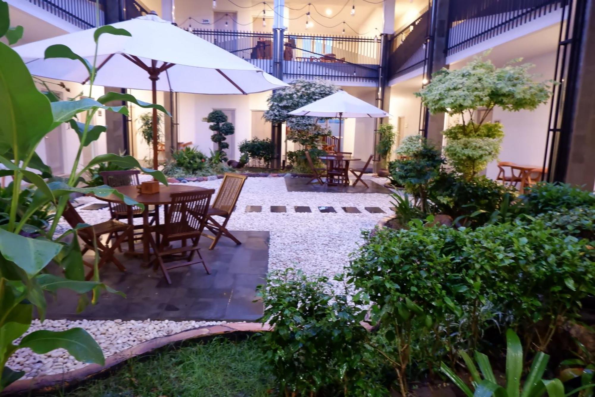 Grand Samota Hotel Sumbawa Экстерьер фото