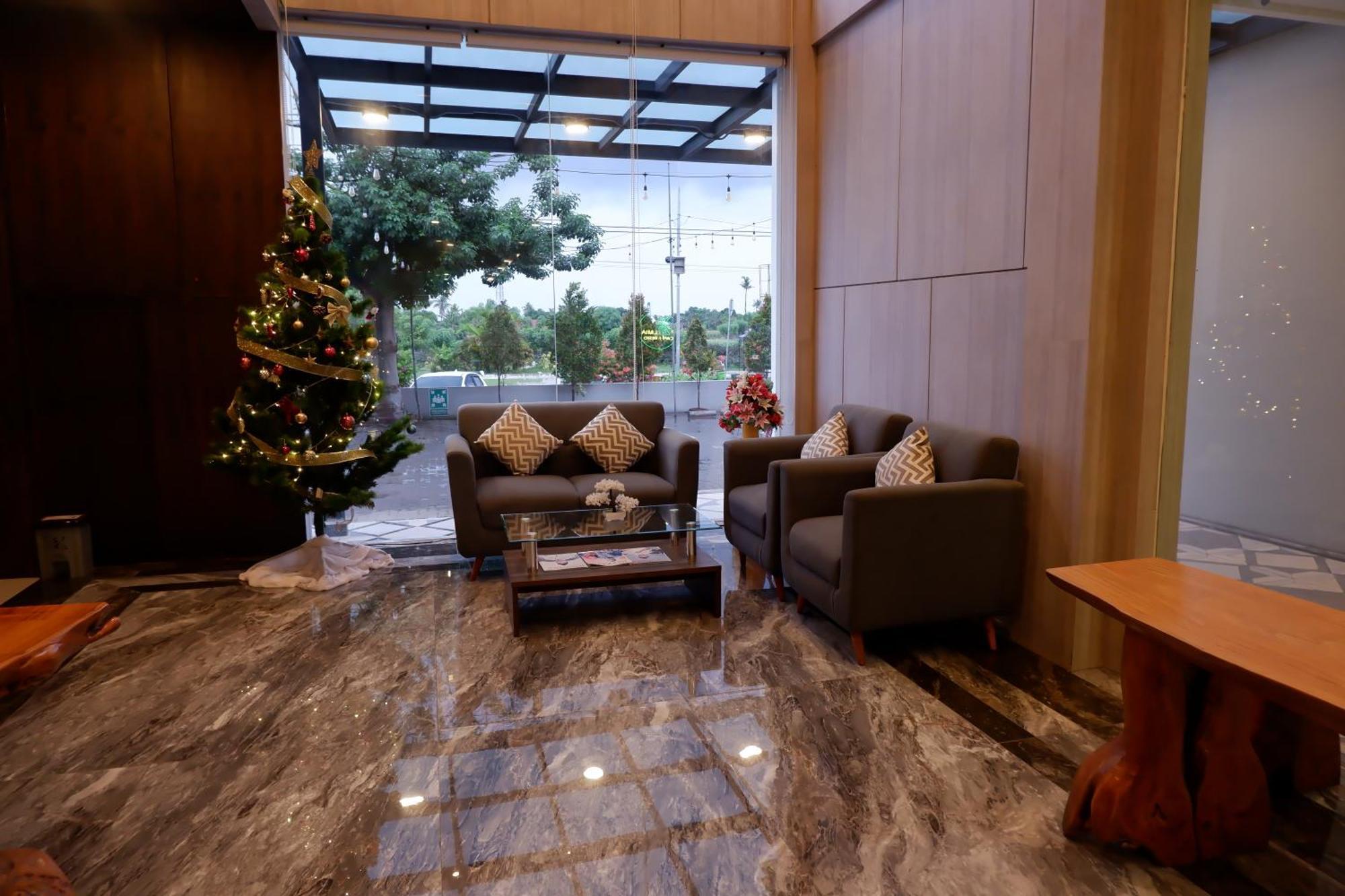 Grand Samota Hotel Sumbawa Экстерьер фото